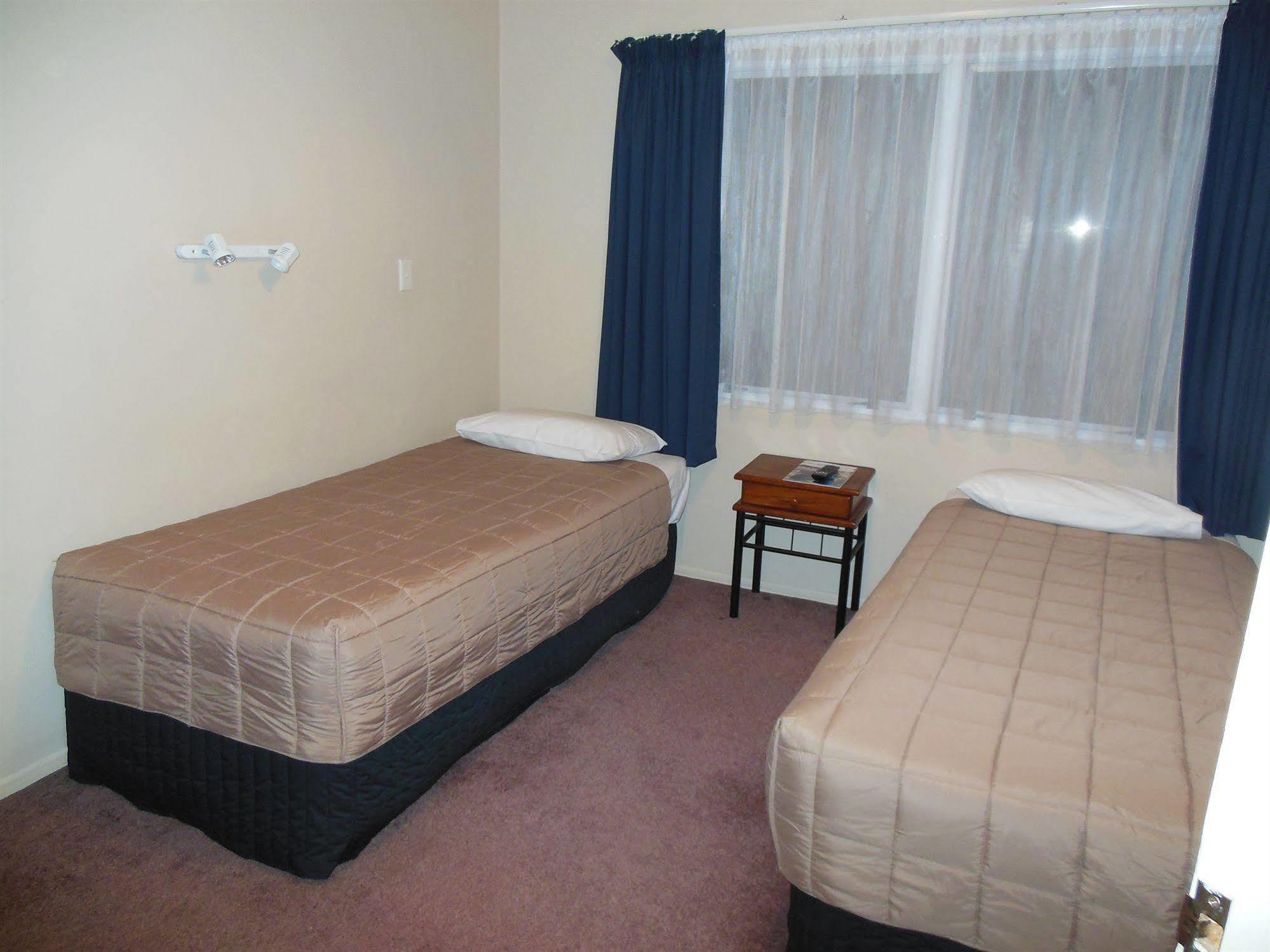 อะซูเร คาเมลอต อาร์ม มอเตอร์ลอดจ์ Motel โอ๊คแลนด์ ภายนอก รูปภาพ